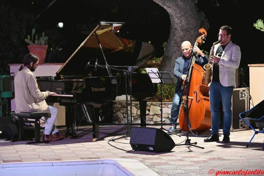 Il "Mito di Polifemo" e la magia del jazz a Giardini Naxos Il "Mito di Polifemo" e la magia del jazz a Giardini Naxos