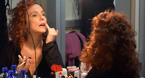 Incontro con l'attrice messinese Carmen Panarello: "Il dopo pandemia? Che arrivi pure qualcosa, intanto mi godo la mia lunga e meritata rinascita"