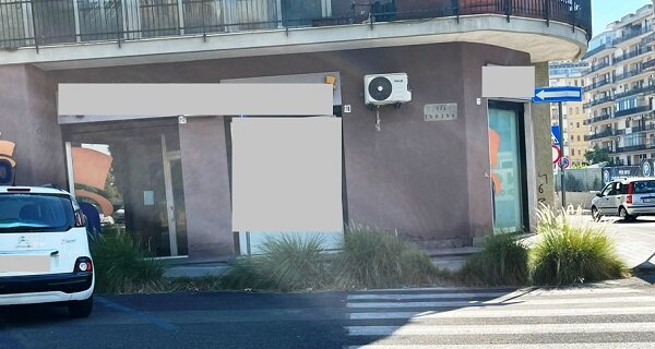 Erbacce e cespugli in via Torino, a "Borgo-Sanzio", la segnalazione della consigliera Angela Cerri, i residenti chiedono interventi urgenti Erbacce e cespugli in via Torino, a "Borgo-Sanzio", la segnalazione della consigliera Angela Cerri, i residenti chiedono interventi urgenti