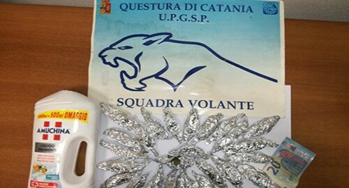 Un arresto per spaccio della Polizia a San Giovanni Galermo e rinvenuta droga a Librino