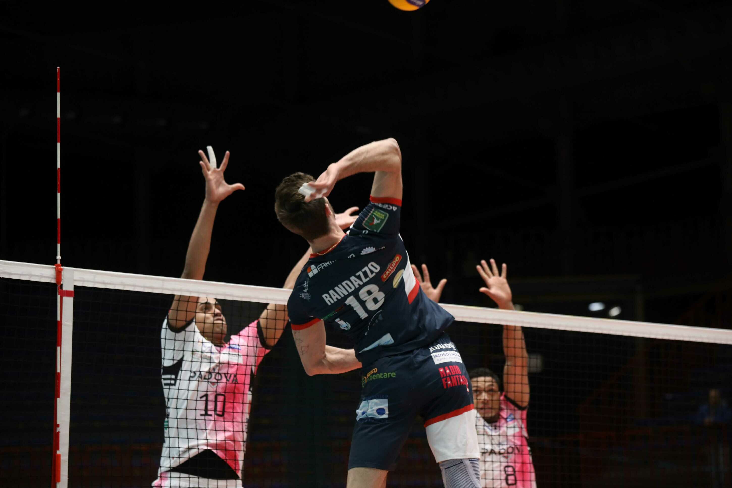 SuperLega, la Farmitalia Saturnia perde 3-2 lo spareggio salvezza con il Padova