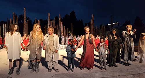 Teatro Greco di Siracusa, affidata a un bimbo di 6 anni, la prima piantina del Bosco delle Troiane