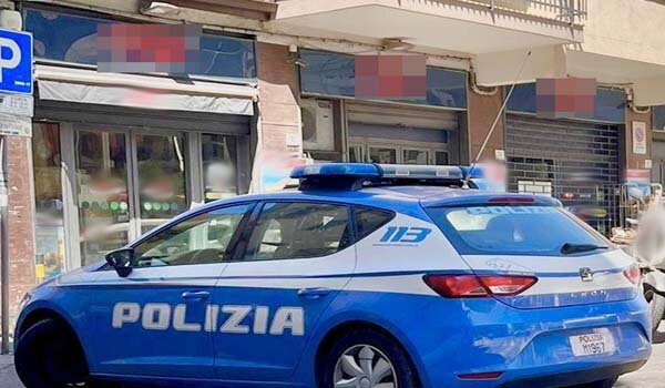 Scoperto a rubare al supermercato aggredisce personale di vigilanza e agenti della Polizia di Stato, cinquantacinquenne arrestato