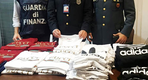 All&rsquo;aeroporto di Catania la Guardia di Finanza e Agenzia delle Dogane sequestrano 300 capi d&rsquo;abbigliamento contraffatti provenienti dal Bangladesh