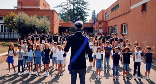 Ritorno a scuola con la Polizia di Stato Ritorno a scuola con la Polizia di Stato