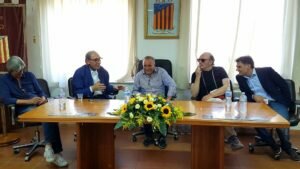 milo-luce-del-sud-sx-luca-madonia-franco-battiato-alfio-cosentino-juri-camisasca-e-anthony-barbagallo--300x169-1244046516.jpg