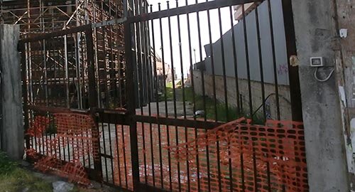 Edifici abbandonati e incompiute lungo il viale Africa, la segnalazione del consigliere Andrea Cardello