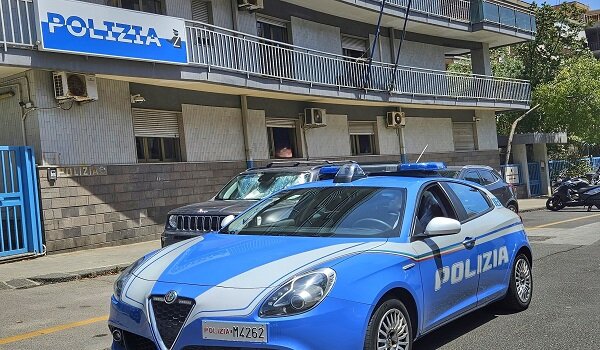 Agli arresti domiciliari picchia la compagna davanti alla figlia di soli 45 giorni, la Polizia di Stato arresta ventinovenne per maltrattamenti in famiglia