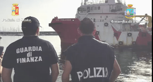 Fermati da Polizia e Finanza 6 scafisti per lo sbarco il 21 luglio di 841 migranti e di un cadavere al Porto di Catania