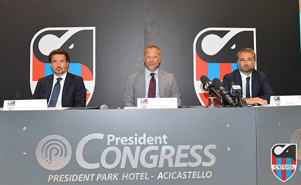 Serie C, il Catania ha presentato ad Aci Castello la campagna abbonamenti "Figli del Vulcano" Serie C, il Catania ha presentato ad Aci Castello la campagna abbonamenti "Figli del Vulcano"