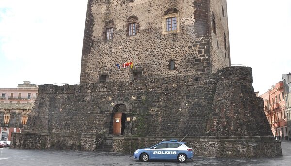 Controlli amministrativi della Polizia di Stato agli esercizi pubblici nel territorio di Biancavilla