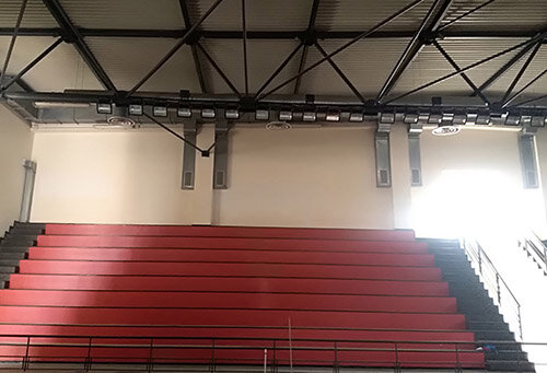 nuovo-palagalermo-con-inferriate-parquet-sistemato-bagni-spogliatoi-tribune-5-39073891.jpg