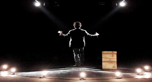 Il Teatro delle Temperie al Centro Zo dal 27 al 30 ottobre, per il "Catania Off Fringe Festival", con &ldquo;Il Circo capovolto&rdquo; di e con Andrea Lupo
