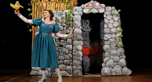 Il 23 e 24 agosto negli spazi esterni di "Zo", a Catania, per "Spiazzi incantati", in scena "La principessa stonata" con Iridiana Petrone Il 23 e 24 agosto negli spazi esterni di "Zo", a Catania, per "Spiazzi incantati", in scena "La principessa stonata" con Iridiana Petrone