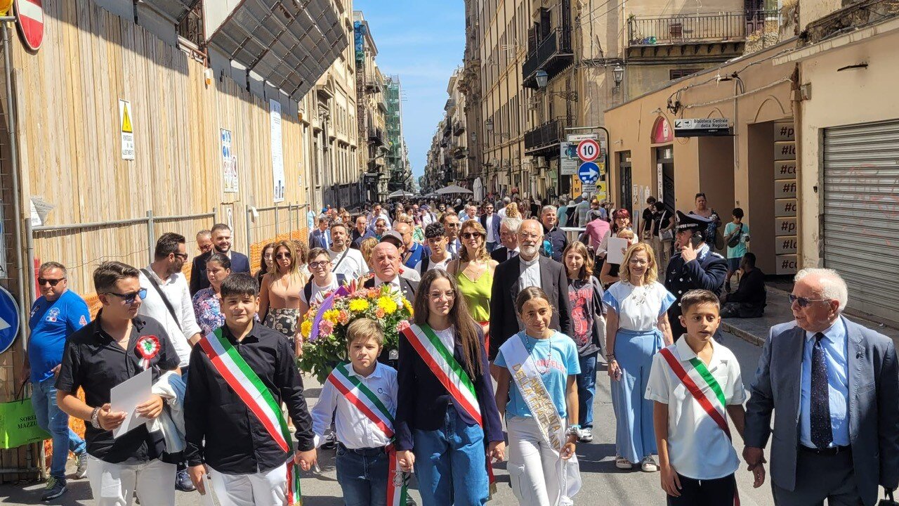 Legalit&agrave;, a Palermo dai Ragazzi Sindaci un fiore sulla tomba di Padre Puglisi
