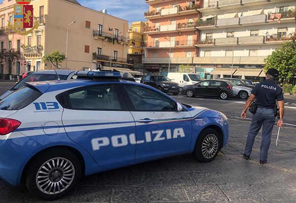Mirati controlli della Polizia ad Acireale sugli automobilisti indisciplinati, numerosi i verbali e le sanzioni Mirati controlli della Polizia ad Acireale sugli automobilisti indisciplinati, numerosi i verbali e le sanzioni