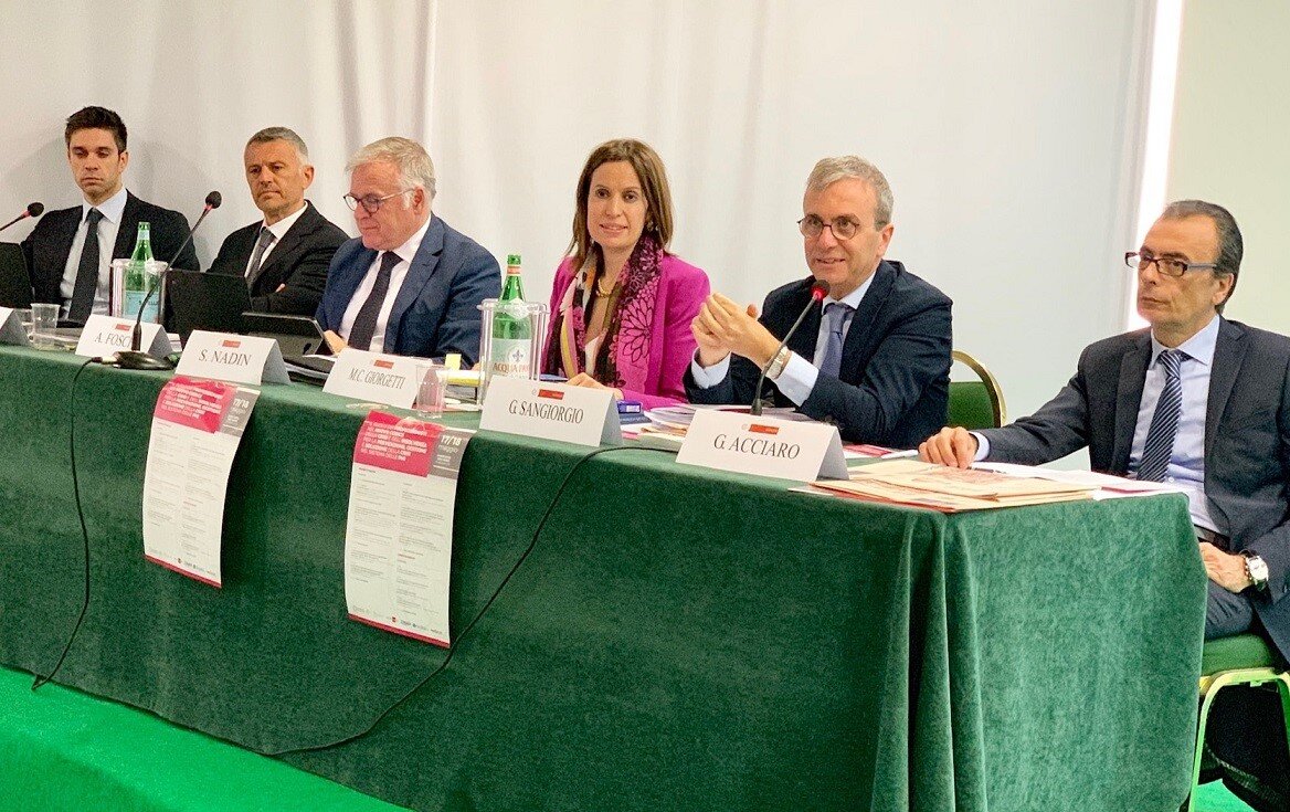 Economia, in Sicilia oltre il 25% di società indebitate allerta commercialisti per contrastare stato di crisi Economia, in Sicilia oltre il 25% di società indebitate allerta commercialisti per contrastare stato di crisi