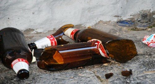 Divieto di somministrazione bevande alcoliche e in vetro, plastica e lattine in occasione degli incontri di calcio nello stadio Angelo Massimino Divieto di somministrazione bevande alcoliche e in vetro, plastica e lattine in occasione degli incontri di calcio nello stadio Angelo Massimino
