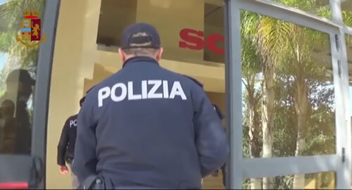 Operazioni della Polizia nel corso del servizio di controllo del territorio, arrestate due minorenni per minacce e resistenza a pubblico ufficiale