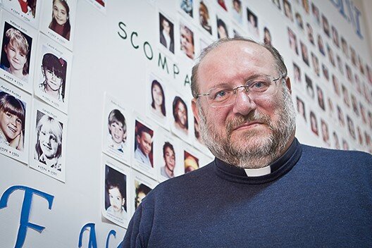 &ldquo;I bambini non hanno mai colpe&rdquo;, intervista a Don Fortunato Di Noto sul libro di Ismete Selmanaj