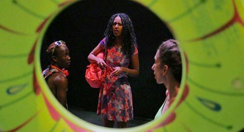 Immigrazione e integrazione, invito a riflettere sull’interculturalità: a Catania lo spettacolo “Blue Pro/fundus – studio per un rinascita”, diretto da Emanuela Pistone Immigrazione e integrazione, invito a riflettere sull’interculturalità: a Catania lo spettacolo “Blue Pro/fundus – studio per un rinascita”, diretto da Emanuela Pistone