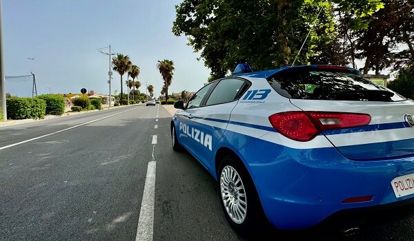 Controlli della Polizia di Stato in un bar-pizzeria di un villaggio residenziale della Playa, sanzioni per 20.000 euro