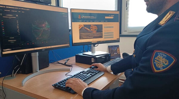 polizia-postale-di-catania-476878568.jpg