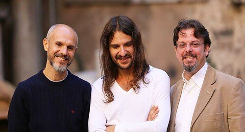 Incontro con il trio siciliano Oi Dipnoi: "Attualizziamo la tradizione e la rendiamo materia viva e vibrante"