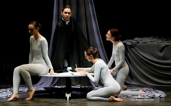 Il 14 e 15 ottobre a Sala Futura di Catania "La Signorina Else-Otto Quadri Scenici" di Schnitzler, adattamento e regia di Claudio Ottavio Fabbrianesi Il 14 e 15 ottobre a Sala Futura di Catania "La Signorina Else-Otto Quadri Scenici" di Schnitzler, adattamento e regia di Claudio Ottavio Fabbrianesi