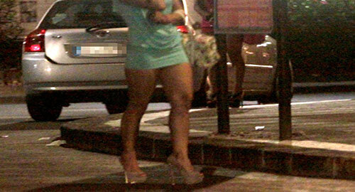 Prostituzione e incompiute lungo il viale Africa