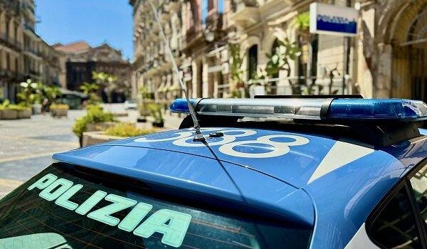 Anziano chiama i poliziotti, sventata in tempo reale dalla Polizia di Stato una truffa, arrestato catanese Anziano chiama i poliziotti, sventata in tempo reale dalla Polizia di Stato una truffa, arrestato catanese