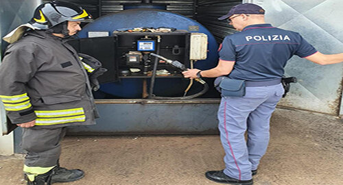 Denunciato quarantenne dalla Polizia, a Vaccarizzo gestiva attività abusiva di distribuzione carburanti Denunciato quarantenne dalla Polizia, a Vaccarizzo gestiva attività abusiva di distribuzione carburanti