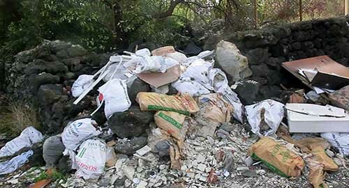 Strade ridotte a discariche nel quartiere di San Giovanni Galermo, appello del consigliere comunale Giuseppe Catalano Strade ridotte a discariche nel quartiere di San Giovanni Galermo, appello del consigliere comunale Giuseppe Catalano