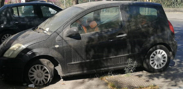 Auto abbandonate in città, consigliere Andrea Cardello: "Le strade un cimitero di macchine, occorre intervenire" Auto abbandonate in città, consigliere Andrea Cardello: "Le strade un cimitero di macchine, occorre intervenire"