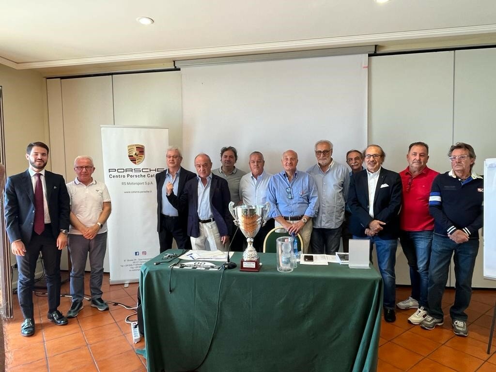 Raid dell'Etna 2022, in Sicilia sette giorni di turismo tra natura e motori
