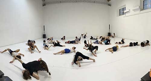 A Catania il primo laboratorio gratuito di danza e drammaturgia urbana Flâneries in collaborazione con Scenario Pubblico-Compagnia Zappalà A Catania il primo laboratorio gratuito di danza e drammaturgia urbana Flâneries in collaborazione con Scenario Pubblico-Compagnia Zappalà