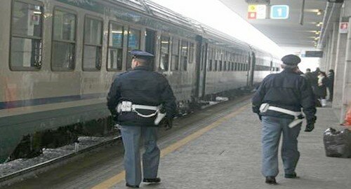 La Polizia di Stato controlla treni e stazioni