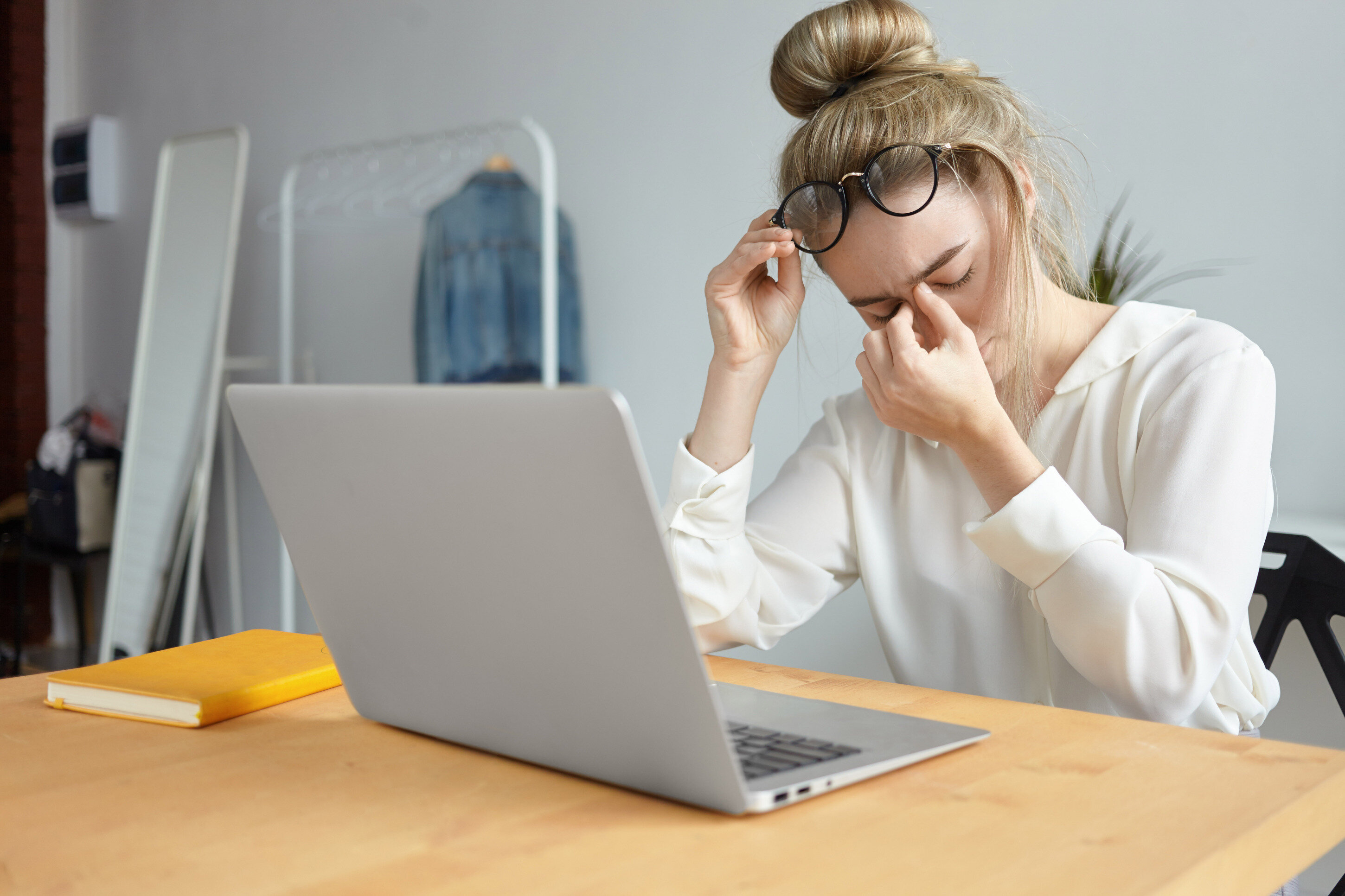 Oltre l&rsquo;80% degli italiani sopra i 45 anni soffre di affaticamento visivo. Clinica Baviera consiglia come individuare i sintomi e cosa fare
