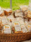 biscotti di riso sulla cesta.jpeg