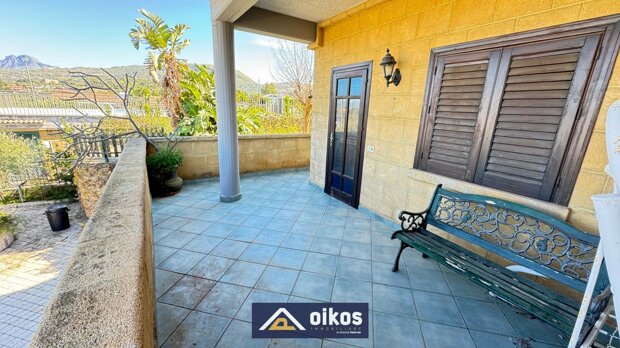 VILLA IN RESIDENCE