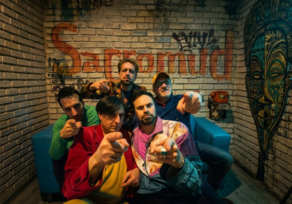 sacromud_quintet_dressing room.jpeg