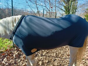 fleece-cooler-rug-horseponies-technical-fabric