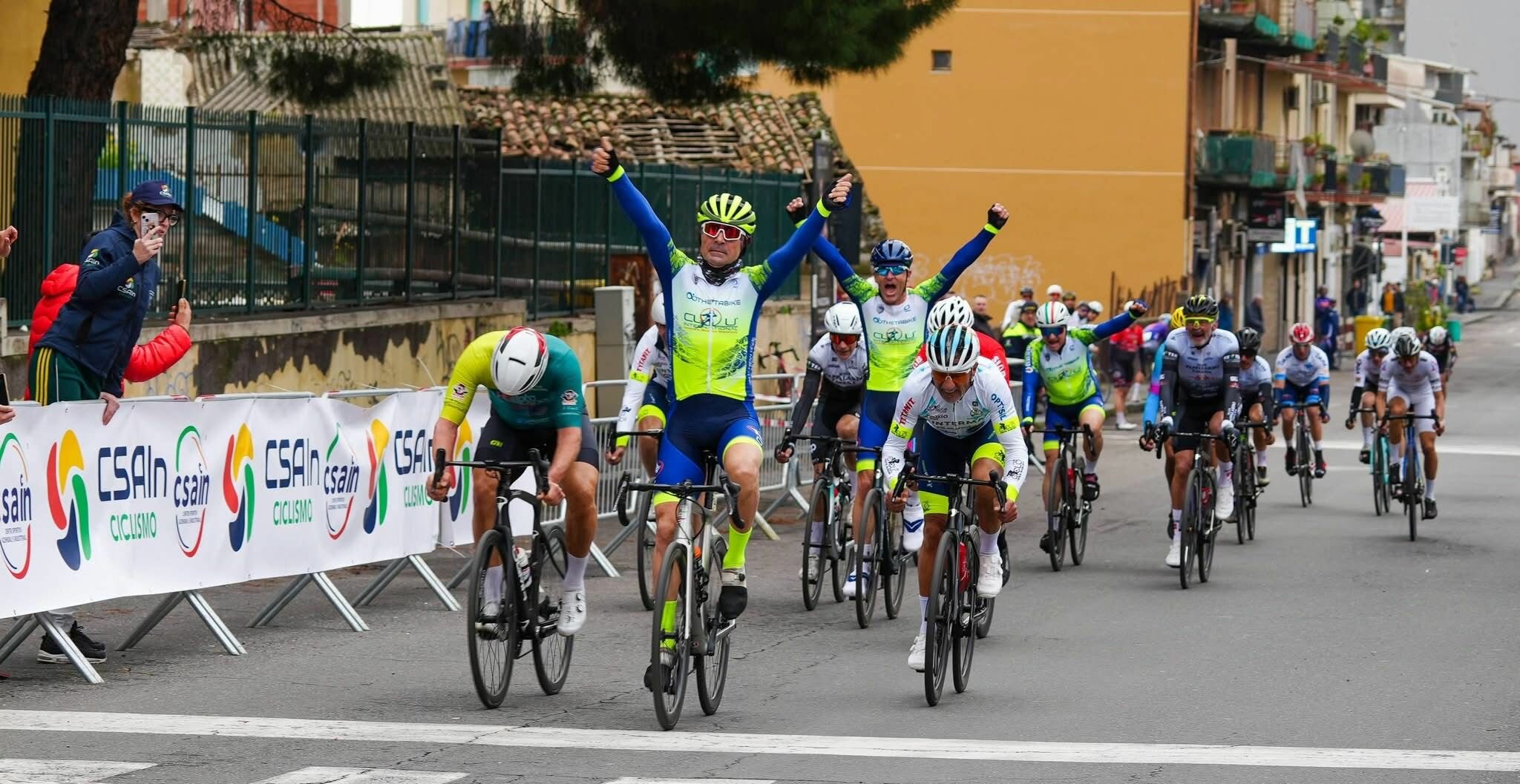 grifeo.jpeg grifeo.jpeg