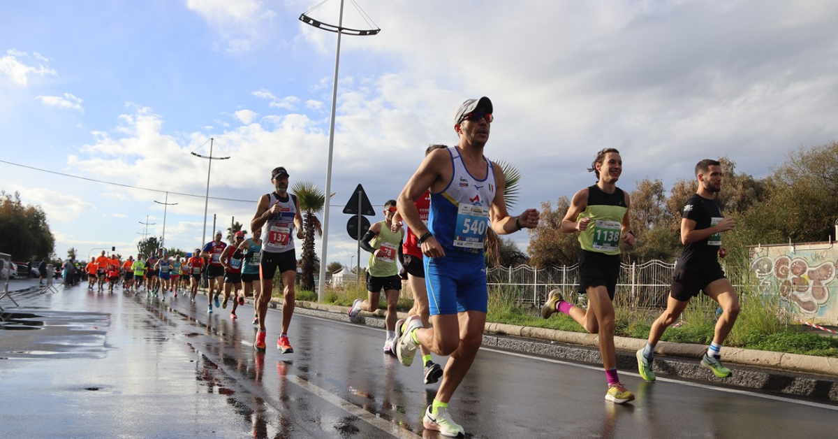 Tra Etna e mare, torna la maratona che fa comunità e racconta Catania