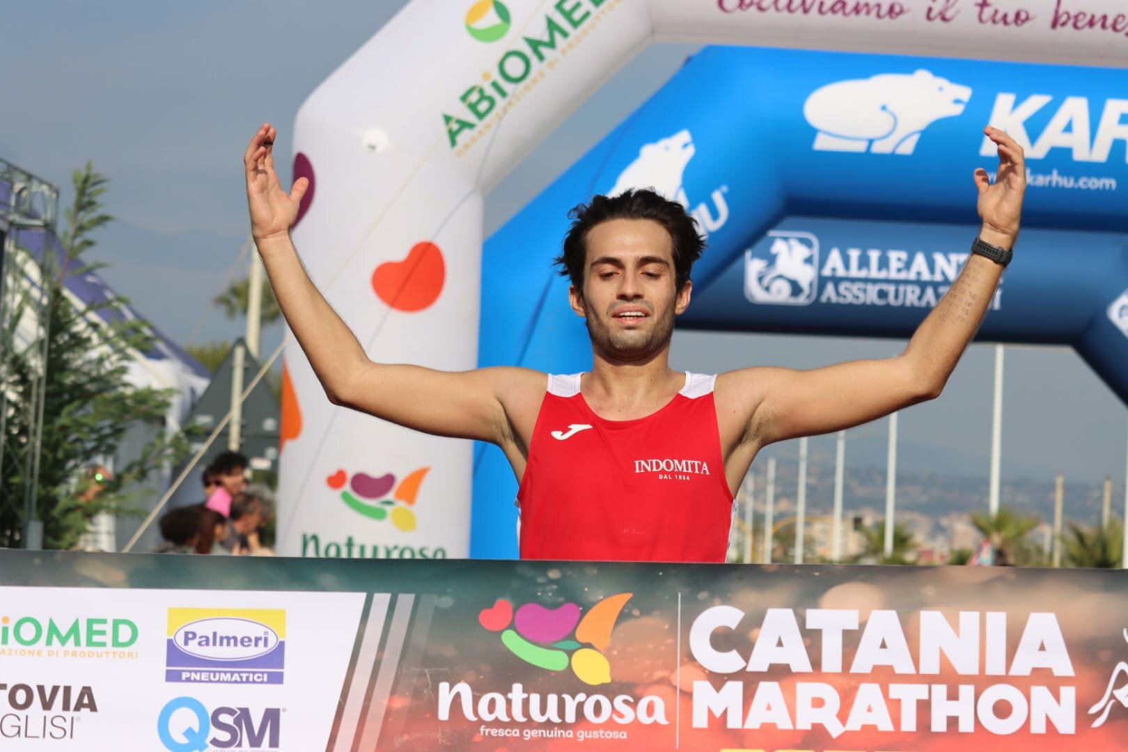pavone-primo-nella-maratona.jpeg
