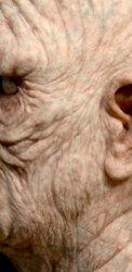 MASCHERA INDOSSABILE IN SILICONE DI ALTA QUALITÀ CINEMATOGRAFICA DARTH SIDIOUS alias PALPATINE 2009, ispirata al personaggio Darth Sidious alias Imperatore Malvagio Palpatine, dalla saga di Star Wars
