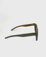 occhiali-radiante-rover-esplora-leleganza-senza-tempo-in-legno