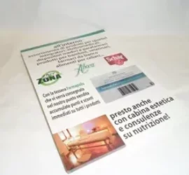 Volantino pubblicitario nutrizione e benessere con grafica personalizzata