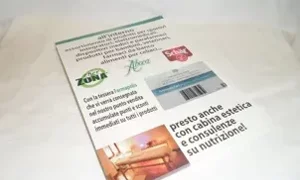 Brochure promozionale con loghi e messaggi su estetica e nutrizione