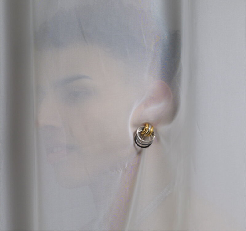 orecchino-oro-giallo-e-oro-bianco-a-tre-cerchietti-21-g